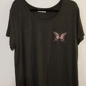 Plus size butterfly tee 🦋